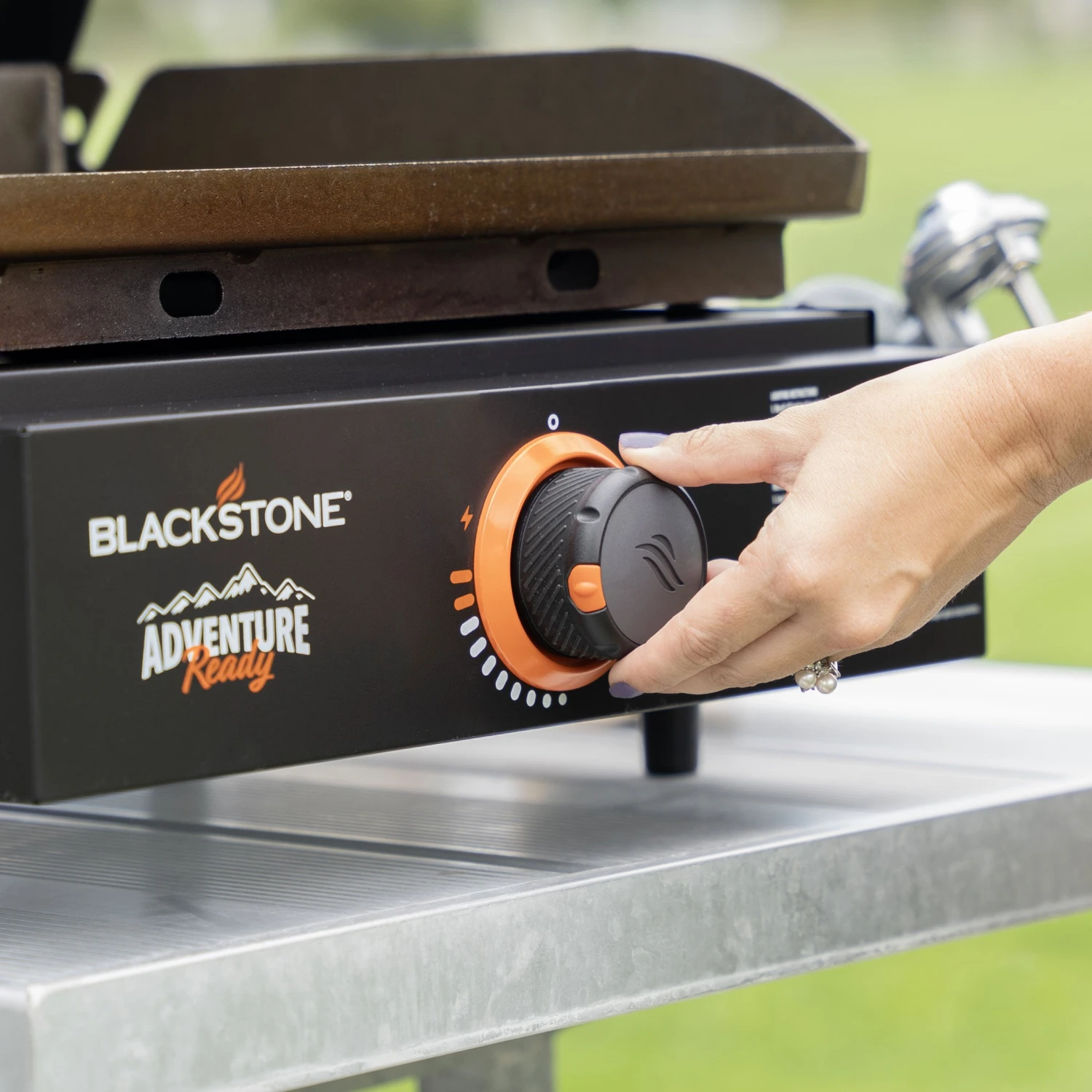 17" Griddle W/Hard Cover And Carry Bag - Image 6