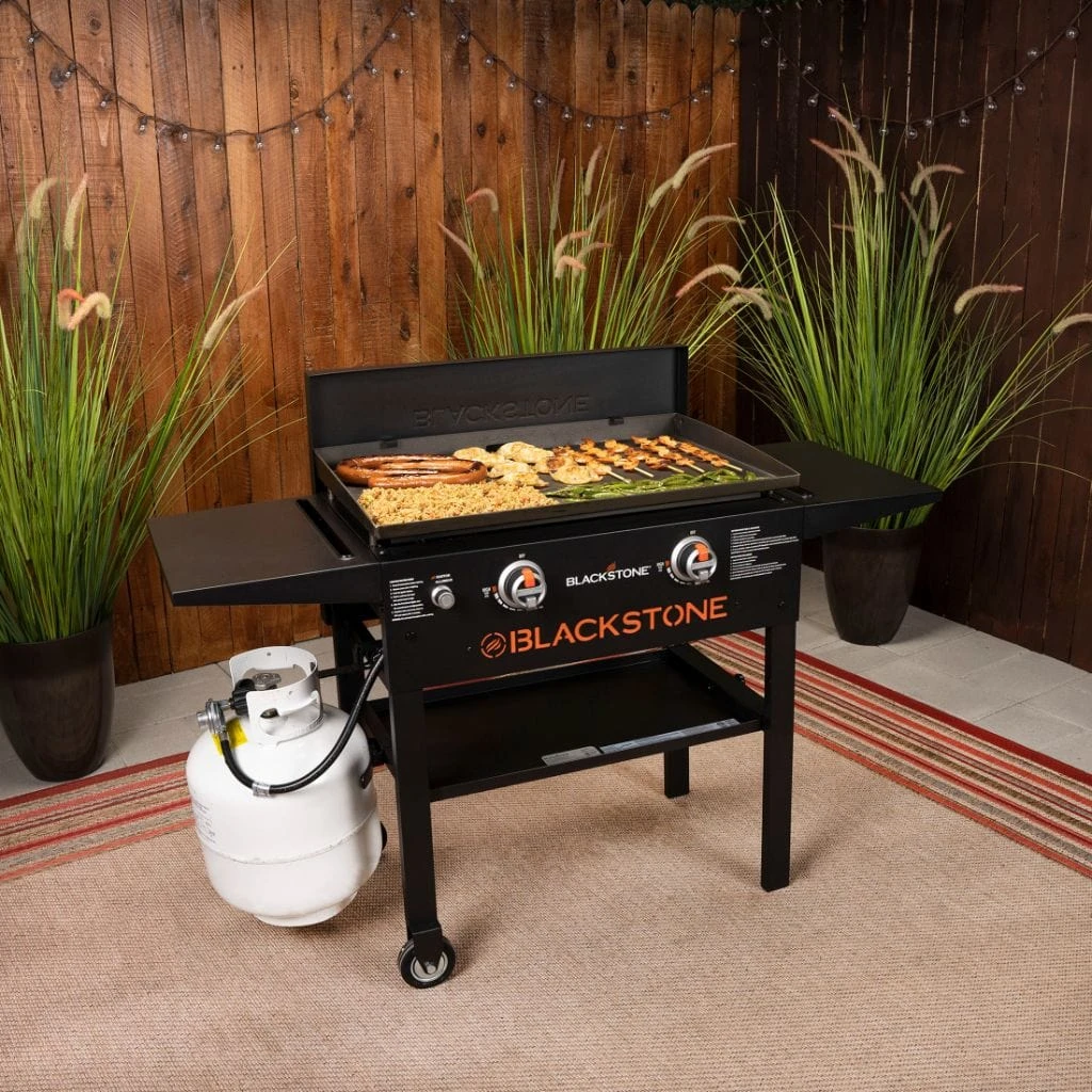 Blackstone 28" 2-Burner Propane Gas Griddle Cooking Station With Hard Cover - Image 3