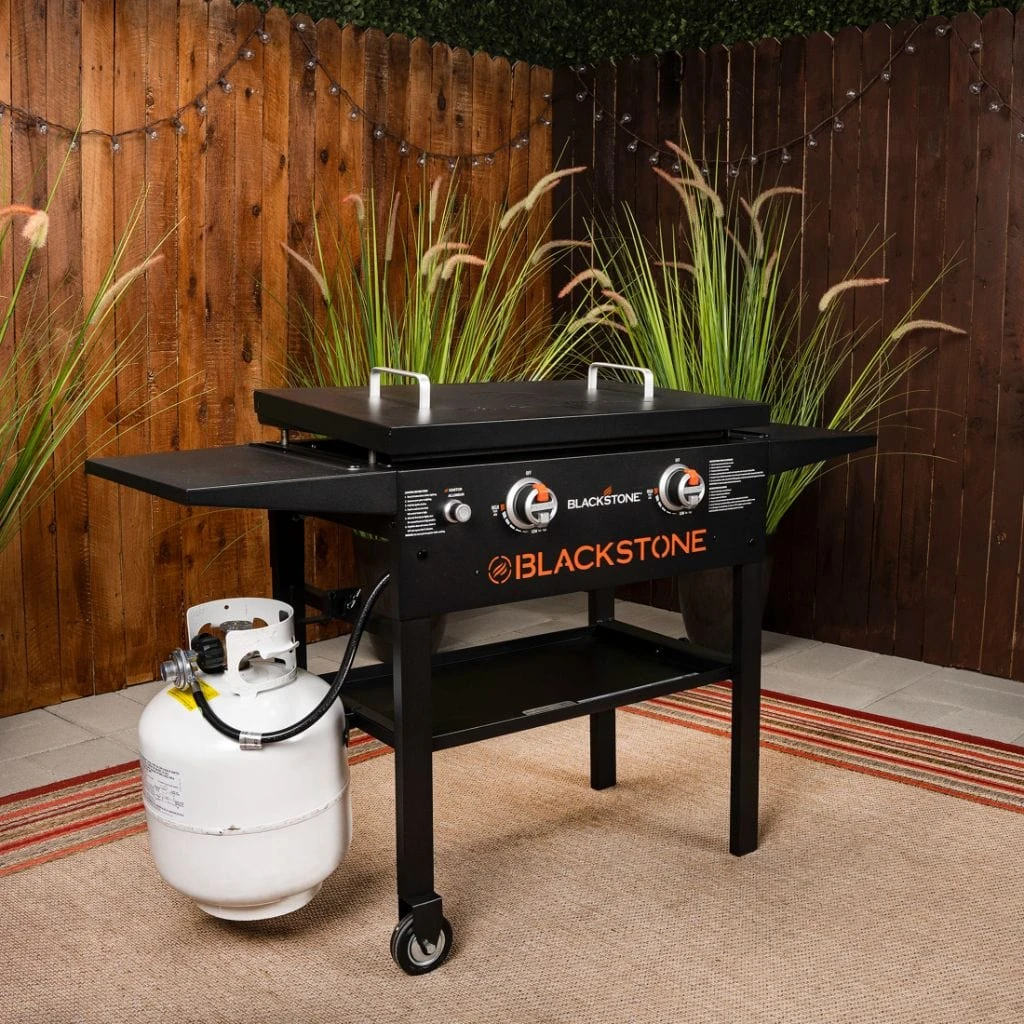 Blackstone 28" 2-Burner Propane Gas Griddle Cooking Station With Hard Cover - Image 4